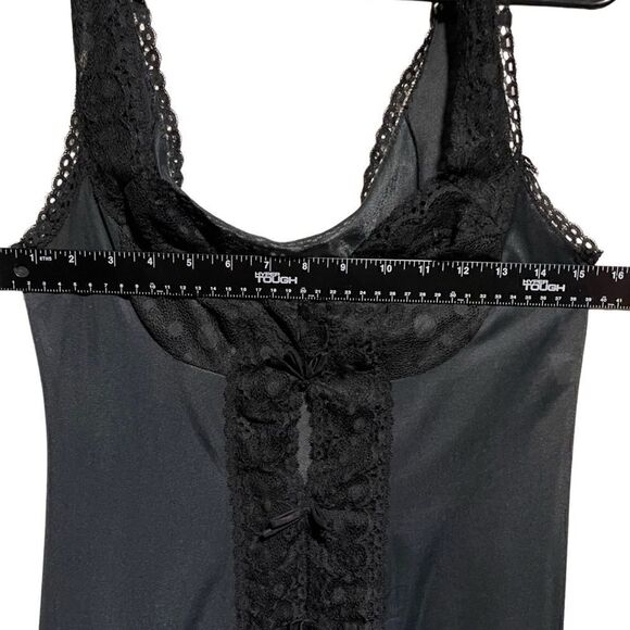 Vintage VASSARETTE- Black Full Length Nightgown with Front Slit, USA, Size 36 - Picture 8 of 9